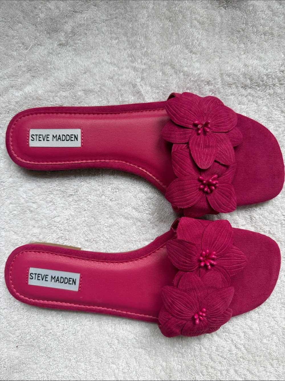 🌲 Steve Madden Fuchsia Floral Appliqué Slide Mules